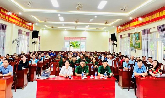 Đông đảo các thành viên tham gia lớp tập huấn chuyên đề “Ứng dụng công nghệ thông tin trong công tác Mặt trận và phần mềm điều hành tác nghiệp”. Ảnh: Mặt trận Hòa Trạch