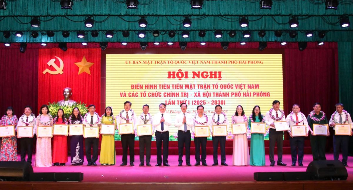 I Conferencia de Modelos Avanzados del Frente de la Patria de Vietnam y las Organizaciones Politicas y Sociales de la Ciudad (2025 - 2030). Foto: Portal de Informacion Electronica de la ciudad de Hai Phong