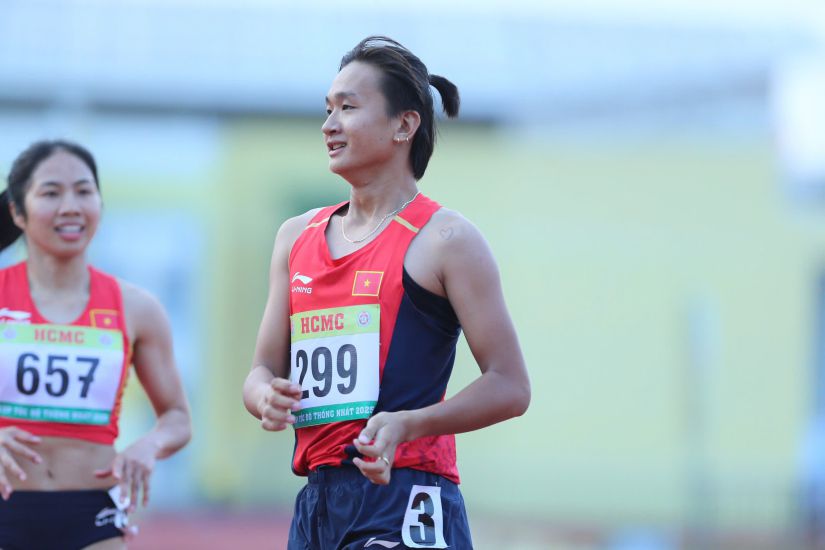 선수 Nhi Yen은 학업을 위해 베트남 육상 대표팀 소집을 중단했습니다. 사진: Thanh Vu