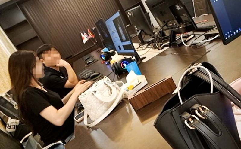 The equipment and staff at Minh Nhi Agency specializes in cutting and reusing videos to post on the company's own channel. Photo: PV Group