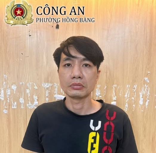 Đối tượng Nam tại cơ quan công an. Ảnh: Công an phường Hồng Bàng, Hải Phòng