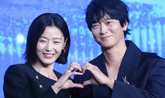 Jun Ji Hyun và Kang Dong Won đóng chính trong "Giông tố". Ảnh: Nhà sản xuất