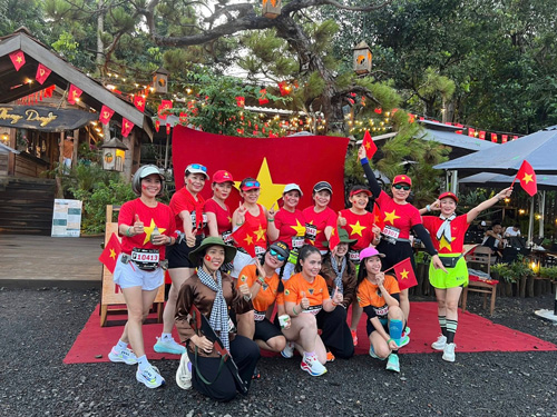 Nguoi dan Pleiku han hoan chao don ngay le Quoc khanh. Anh: Hai Hoang