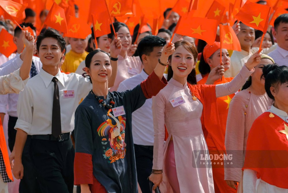 Khoi dieu hanh nganh Van hoa, The thao va Du lich - luc luong nong cot trong su nghiep gin giu ban sac van hoa dan toc, nang cao doi song tinh than cho Nhan dan. Anh: Tuan Anh