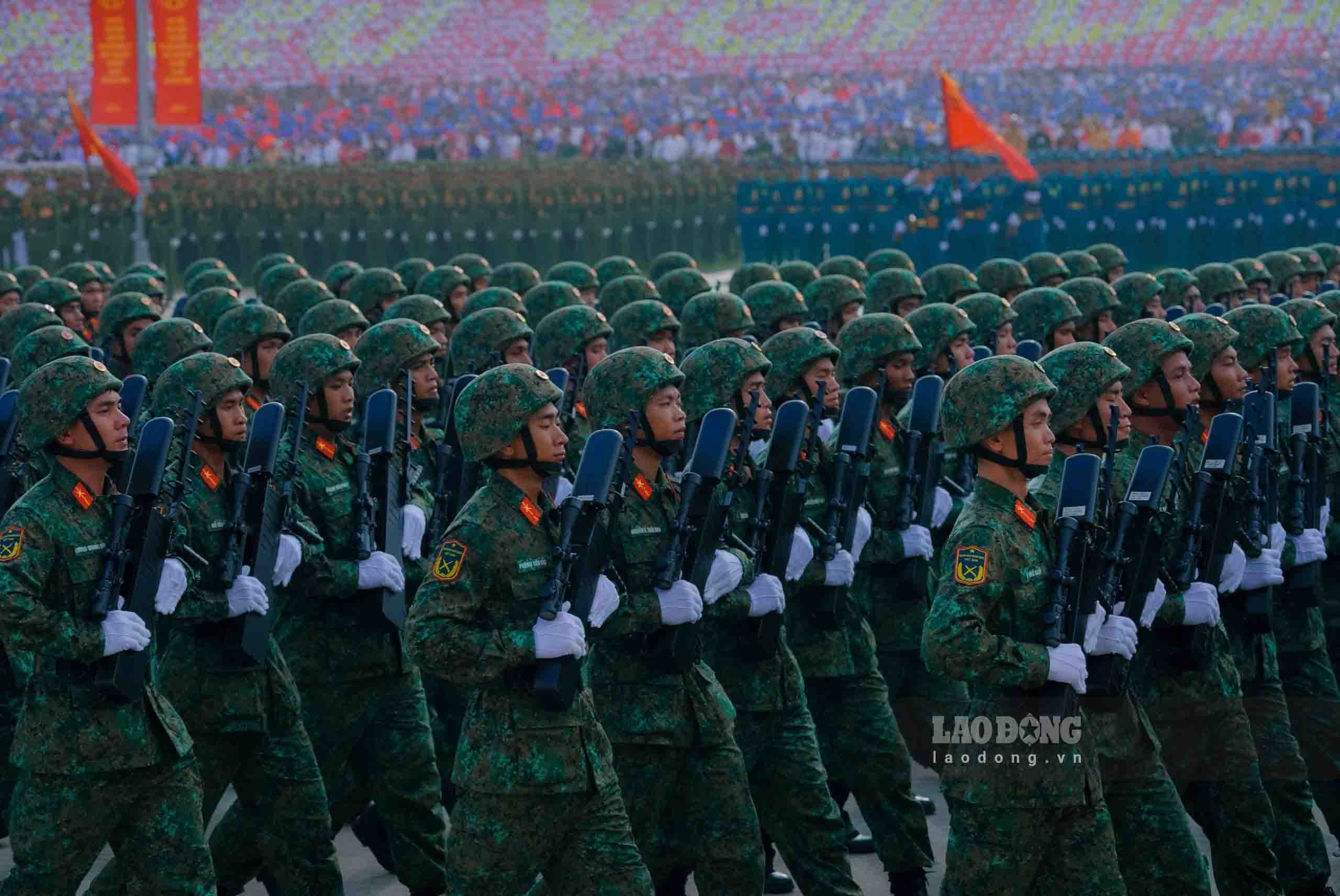 Khoi chien si Tac chien dien tu dieu binh tai Quang truong Ba Dinh, sang 2.9. Anh: Tuan Anh