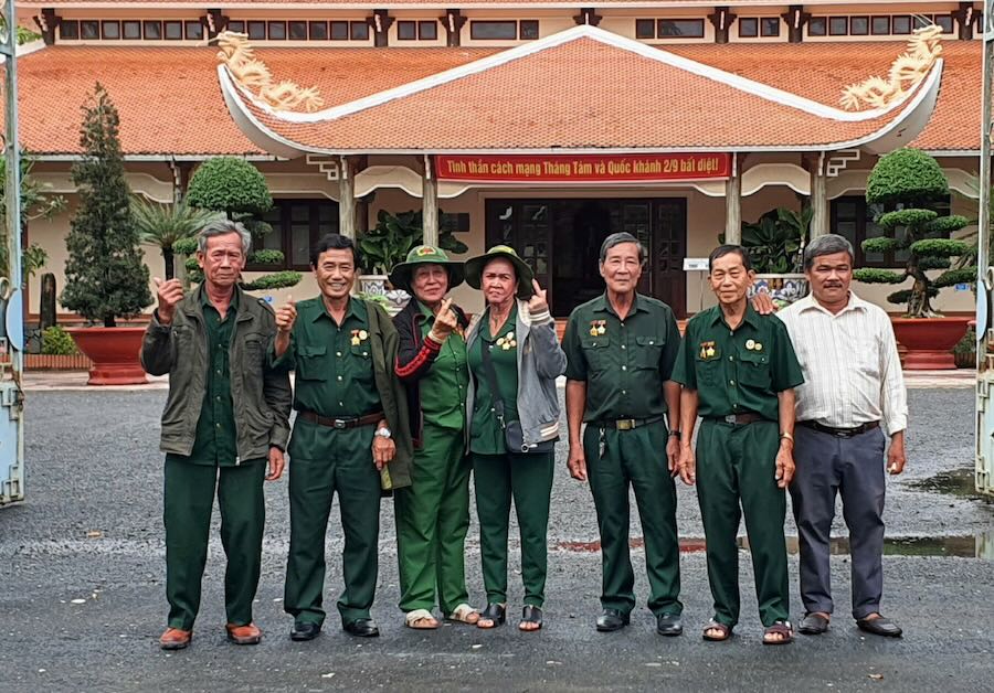 Gia dinh cuu chien binh Nguyen Van Nhanh co mat tai Den tho Bac Ho sang ngay 2.9. Anh: Nhat Ho