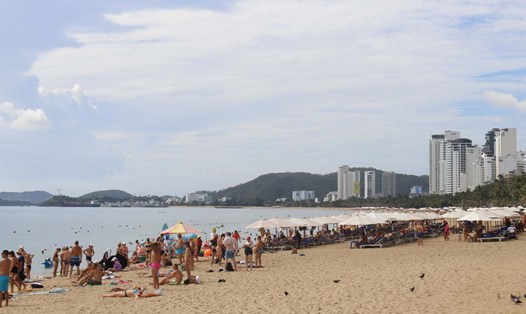 Du lịch Khánh Hòa dịp lễ 2.9 đón lượng lớn du khách nước ngoài. Ảnh: Phương Linh