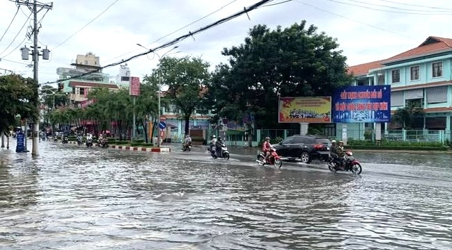 Un coin de la ville de Bac Lieu dans la province de Ca Mau inonde le matin du 2 septembre. Photo : Nhat Ho