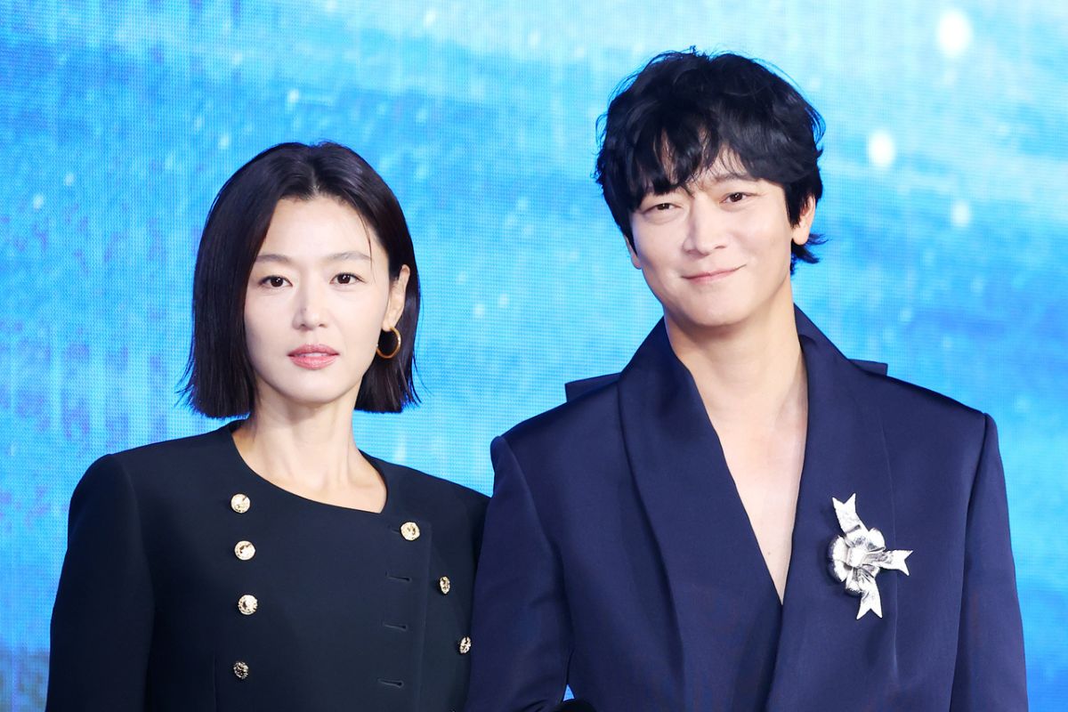 Jun Ji Hyun admitted to being a fan of Kang Dong Won. Photo: Producer