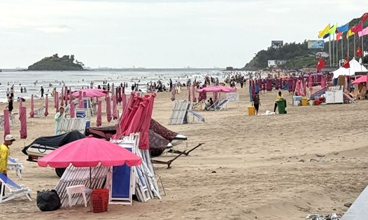 Lượng du khách ở Vũng Tàu đã giảm, không còn quá đông trong ngày 2.9. Ảnh: Thành An