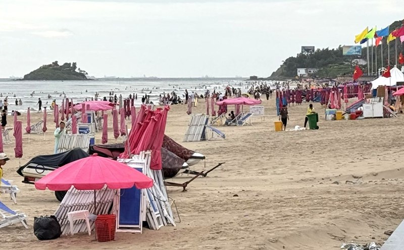 The number of tourists in Vung Tau has decreased, no longer too crowded on September 2. Photo: Thanh An