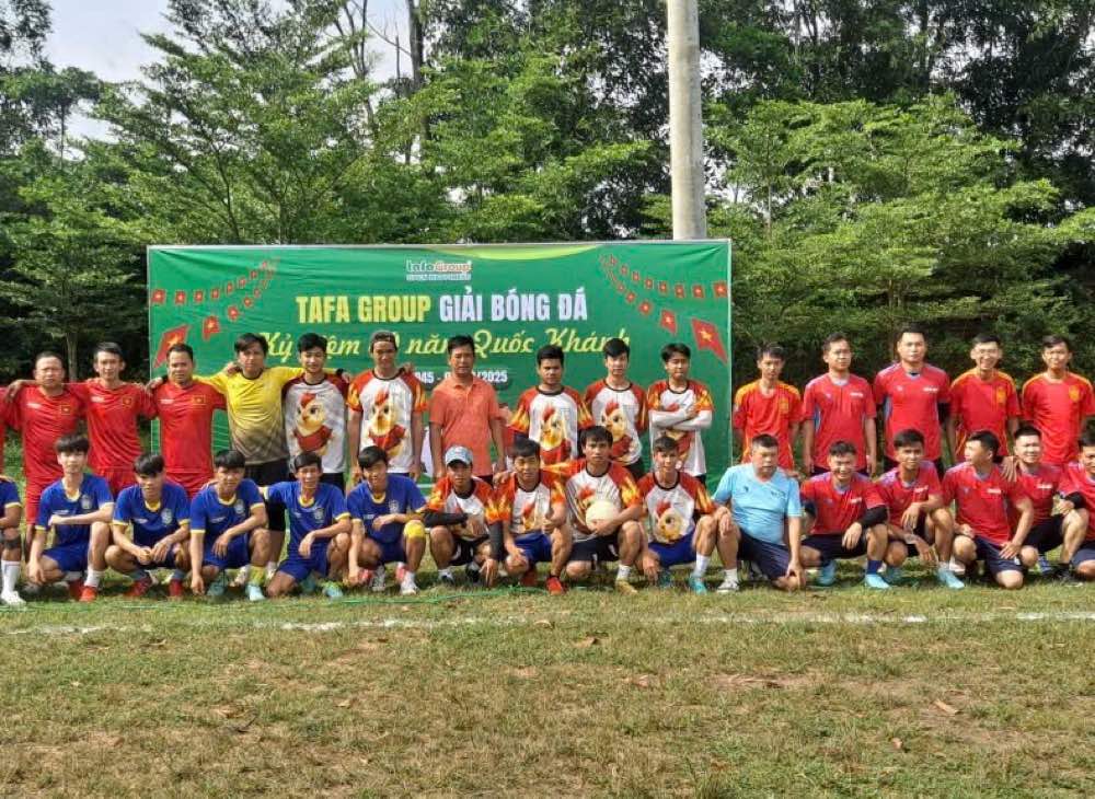 Cac doi tham gia giai bong da mini Tafa Group. Anh: Cong doan co so