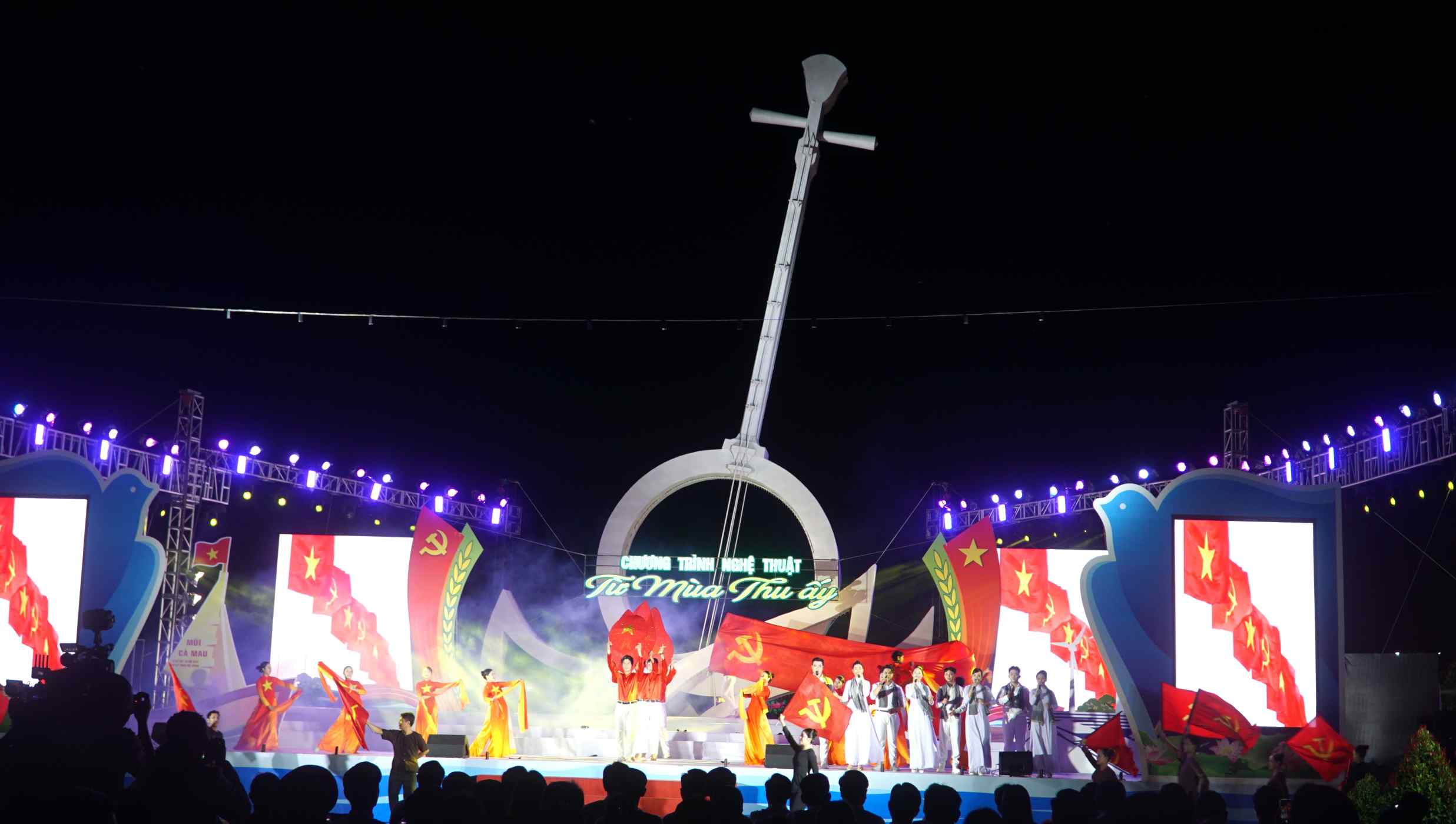 Chuong trinh van nghe chao mung ky niem 80 nam Quoc khanh taij phuong Bac Lieu, tinh Ca Mau. Anh: Nhat Ho