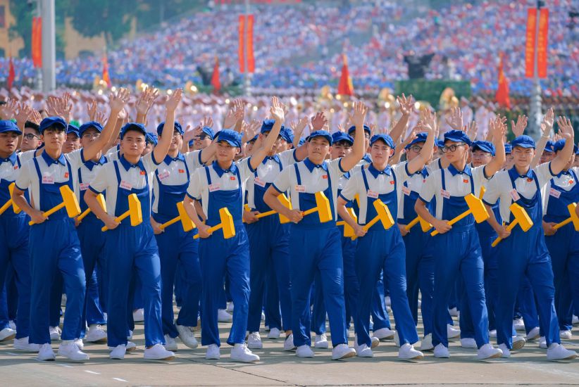 9월 2일 아침 퍼레이드에 참가한 노동자 그룹 사진: 뚜언 안