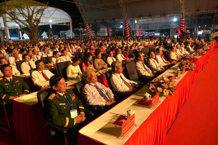 Dai bieu tham du chuong trinh. Anh: Ta Quang.