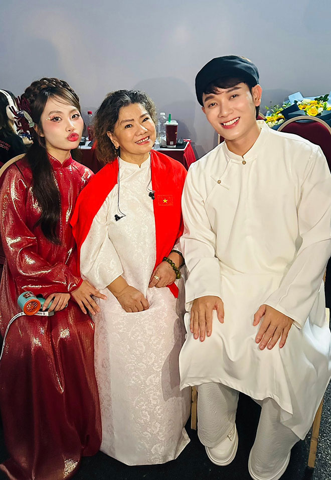 NSND Thanh Hoa chup hinh cung Truc Nhan, Phuong My Chi. Anh: Nhan vat cung cap