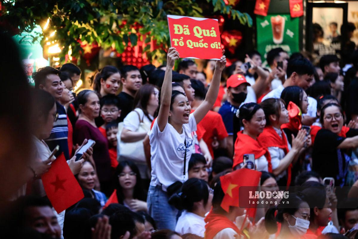 More than 2 million visitors flocked to participate in A80 activities, visiting tourist attractions in Hanoi during just 4 days off on September 2. Photo: Minh Dan