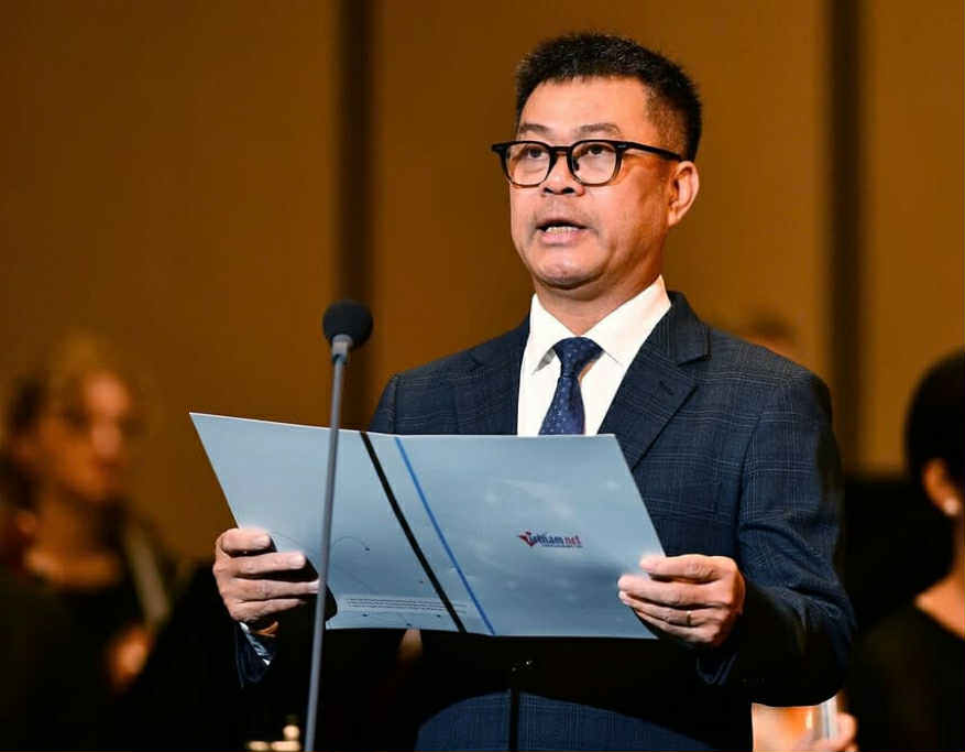 Nha bao Nguyen Van Ba phat bieu khai mac chuong trinh. Anh: Ban to chuc