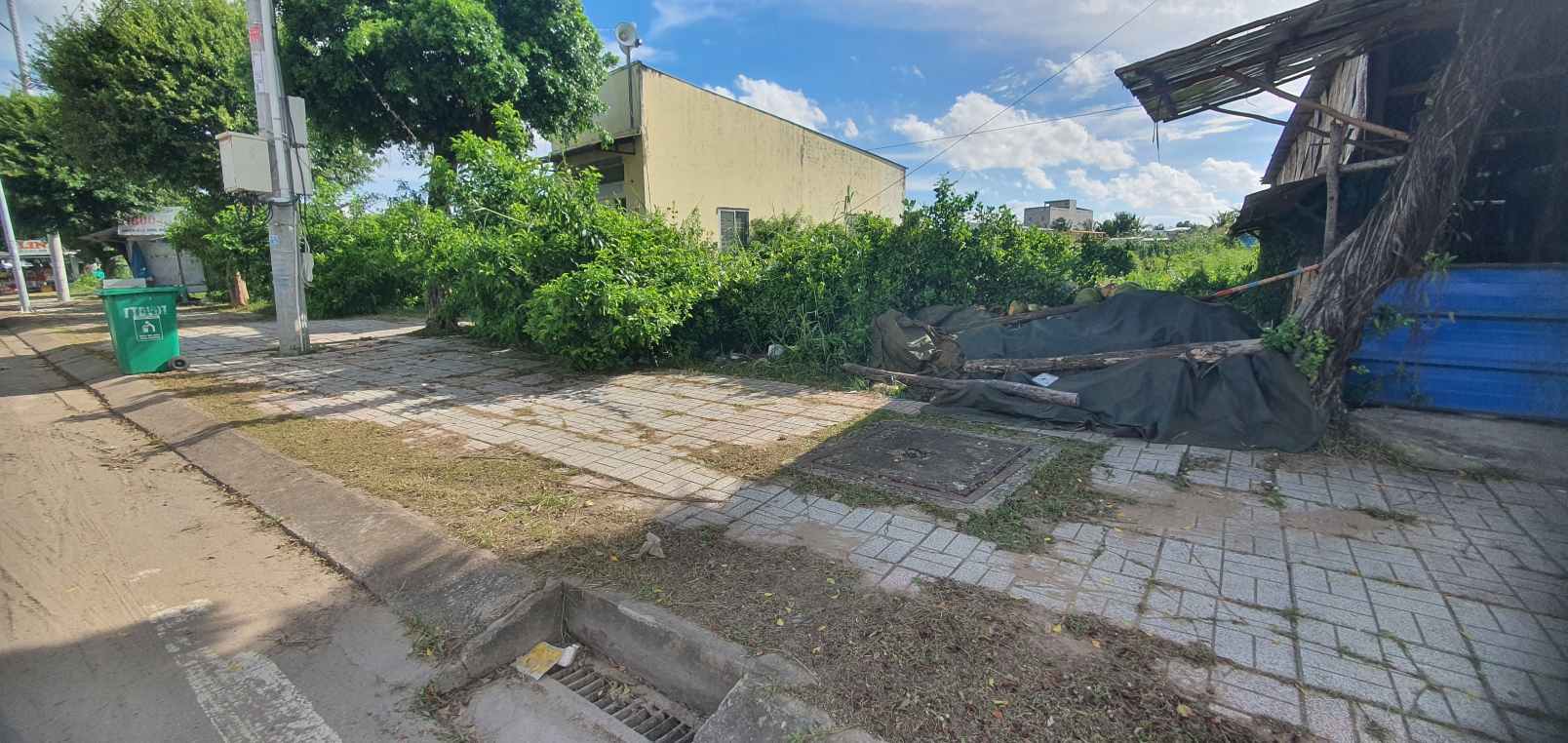 The current status of a part of the auctioned land plot is not in accordance with regulations, and the auction participant has not received the deposit for 5 years. Photo: Nhat Ho