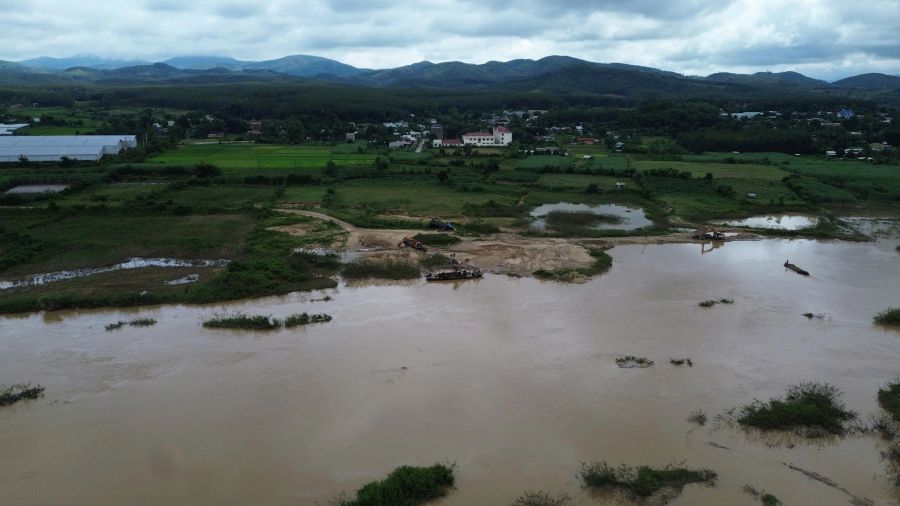 砂の採掘ポイント、砂を集めますが、計量ステーションを設置しません。写真：タン・トゥアン