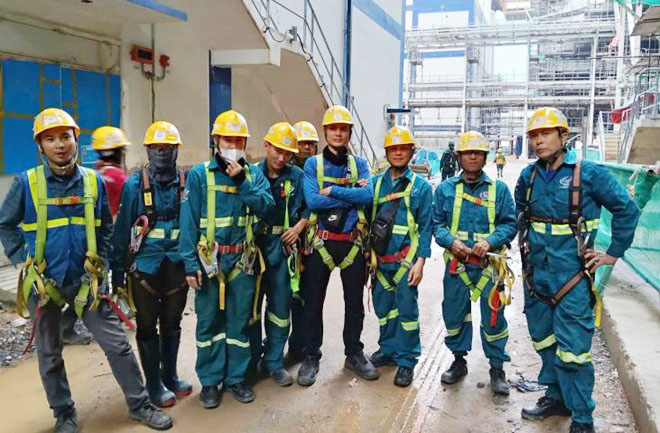 Workers who were still working for Duc An Company to construct the Vung Ang 2 Thermal Power Plant. After 9 months of unpaid wages, the workers have now received a promise to pay their full wages. Photo provided by workers.