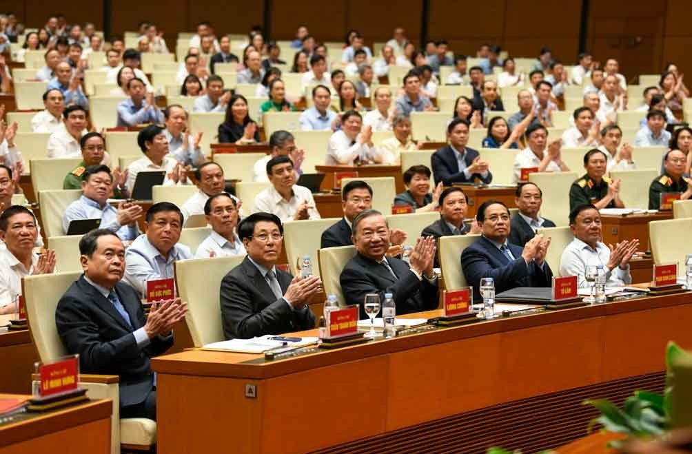 The newly issued Regulation No. 365-QD/TW of the Politburo has set out the standards for key leadership positions of the Party and State.