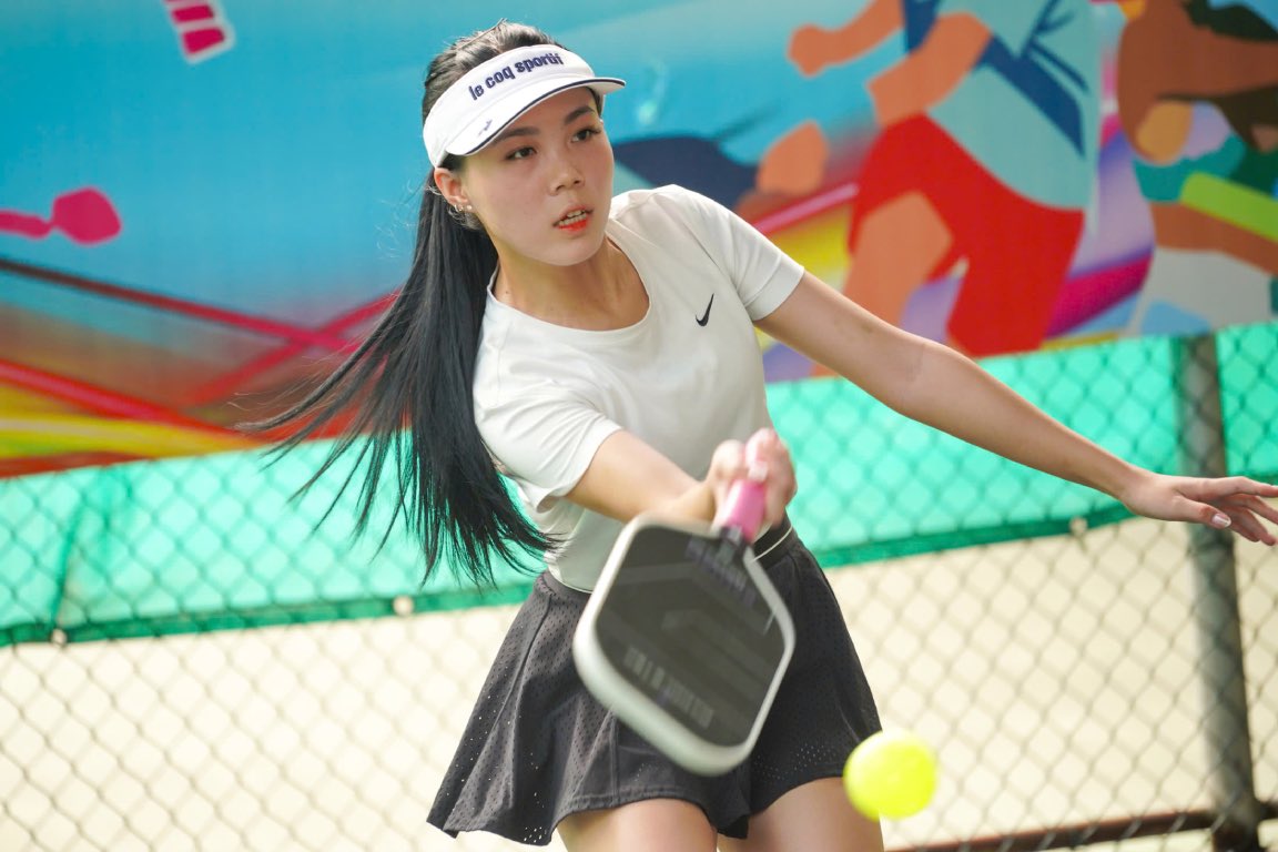 Mot pha bong trong mon Pickleball. Anh: Vu Linh