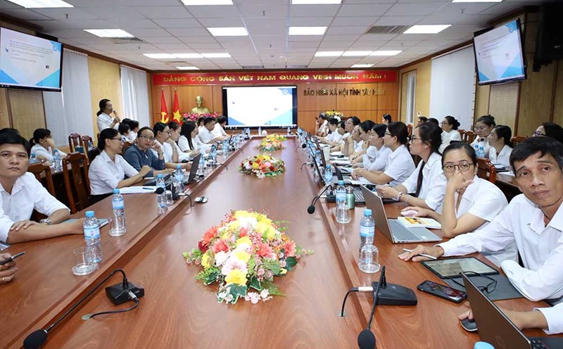 Scene of the training conference on the implementation of the Social Insurance Law organized by Tay Ninh Social Insurance. Photo: Tay Ninh Social Insurance