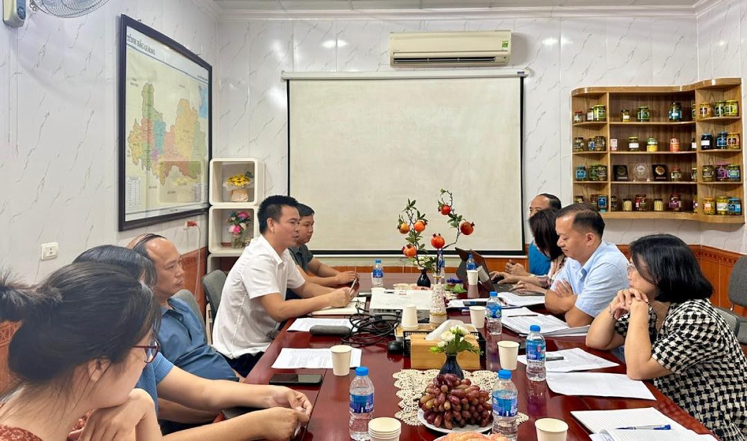 The monitoring team at G.O.C. Food Processing Export Joint Stock Company. Photo: Bac Ninh Provincial Federation of Labor