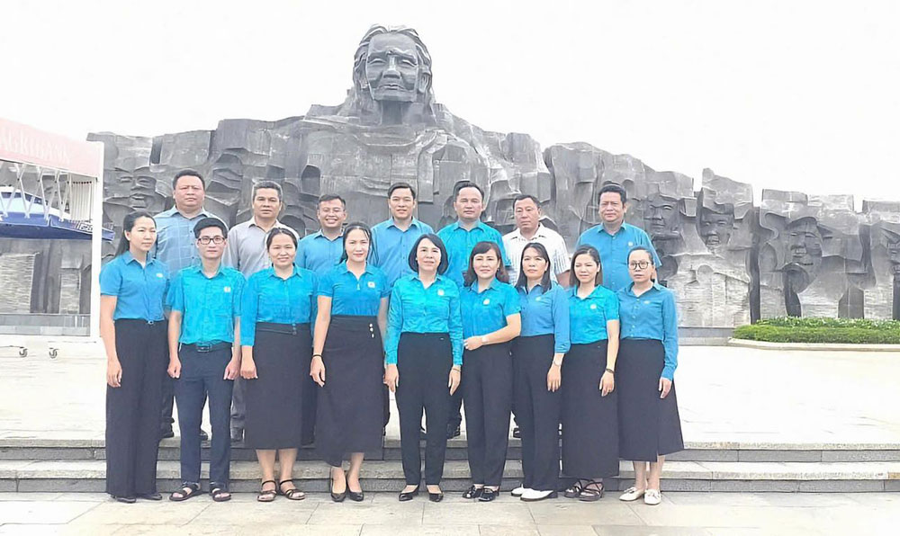 The Trade Union of Da Nang Industrial Parks organized a seminar on "Journey to the Source". Photo: Da Nang Industrial Parks Trade Union.