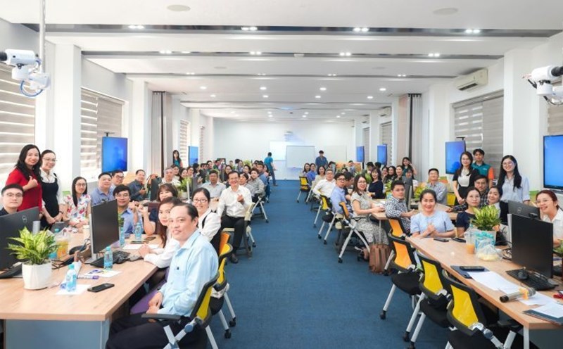 Union members attended the workshop organized by the UEH Trade Union. Photo: Duc Long