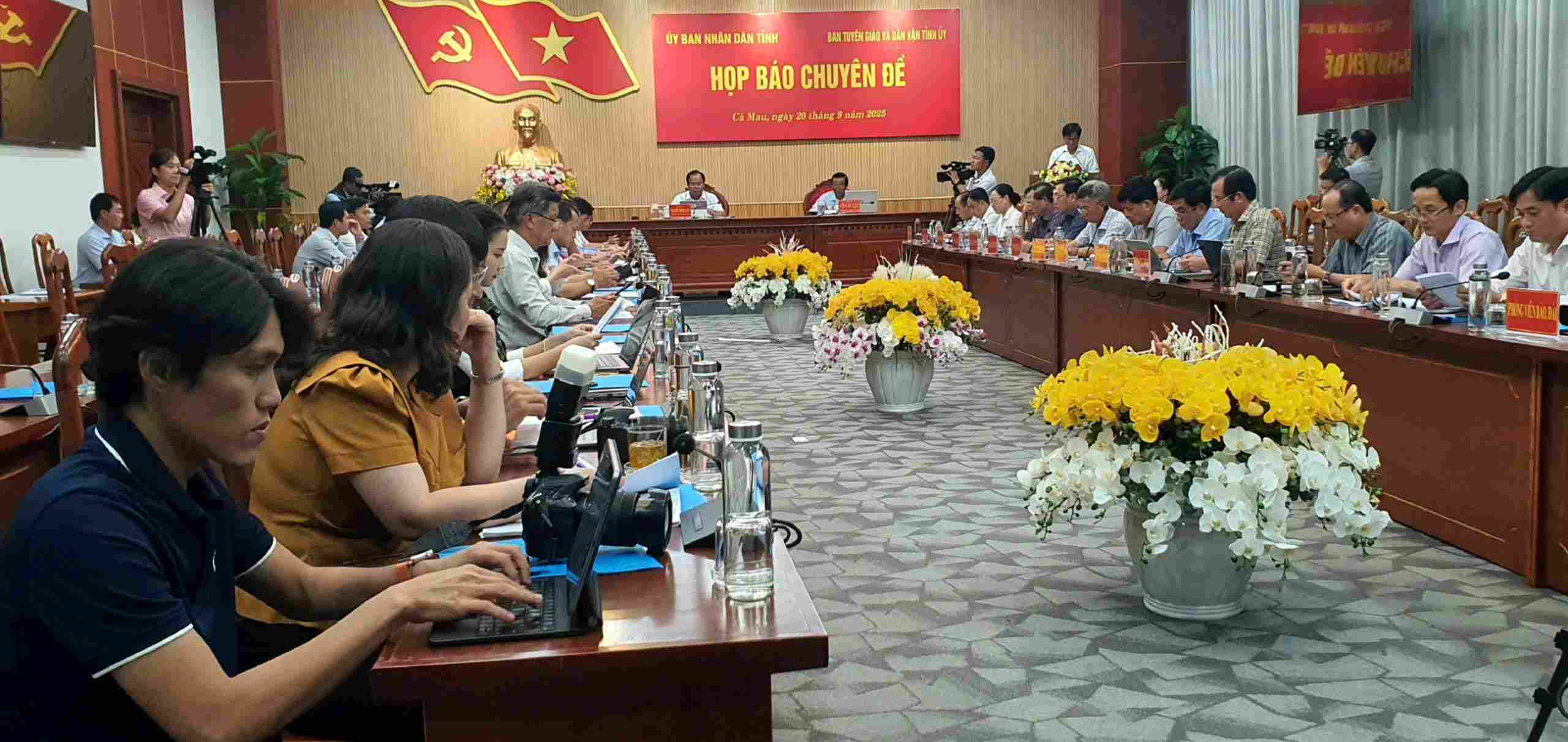 Ca Mau held a press conference to officially inform about the case of people being forced. Photo: Nhat Ho