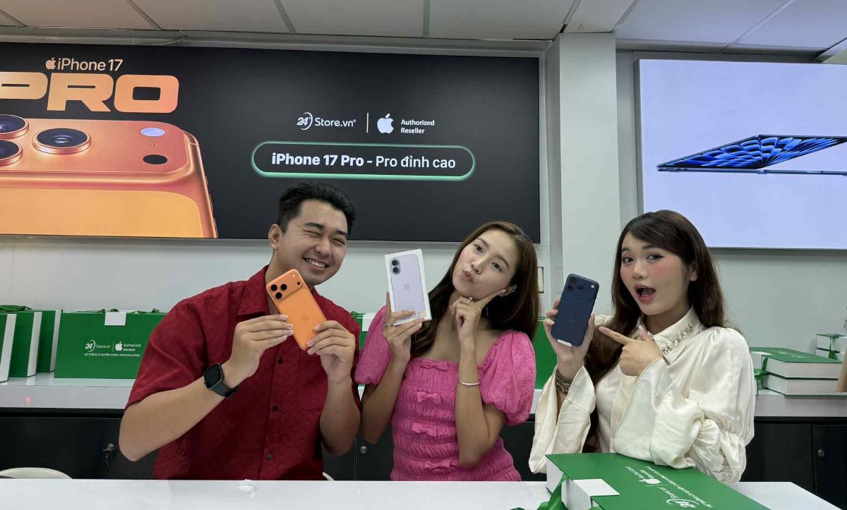 L'iPhone 17 a cree un engouement sur le marche vietnamien des smartphones a la fin de 2025 avec des centaines de milliers d'appareils precommandes. Photo : Anh Hong