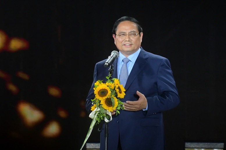 ファム・ミン・チン首相がV Fest - Vietnam Todayプログラムに参加。写真:VTV