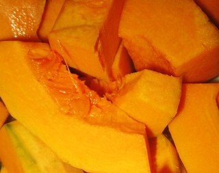 Pumpkin can replace part or all of white rice in a weight loss diet, but depending on each person's physical condition. Photo: Kieu Vu