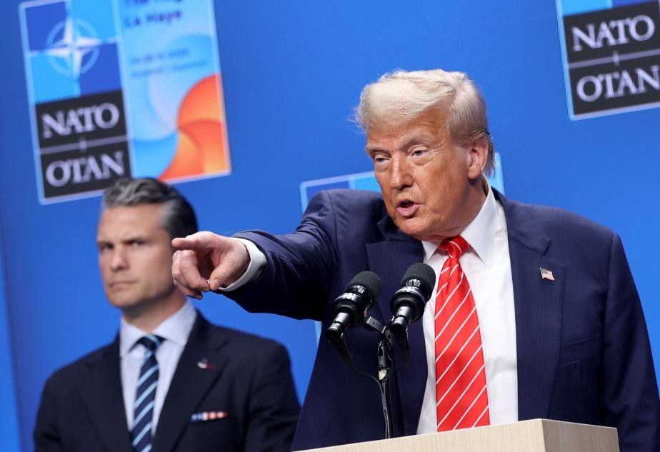 도널드 트럼프 미국 대통령이 2025년 6월 25일 네덜란드 헤이그에서 열린 NATO 정상 회의 후 기자 회견에 참석하고 있습니다. 사진: 신화통신