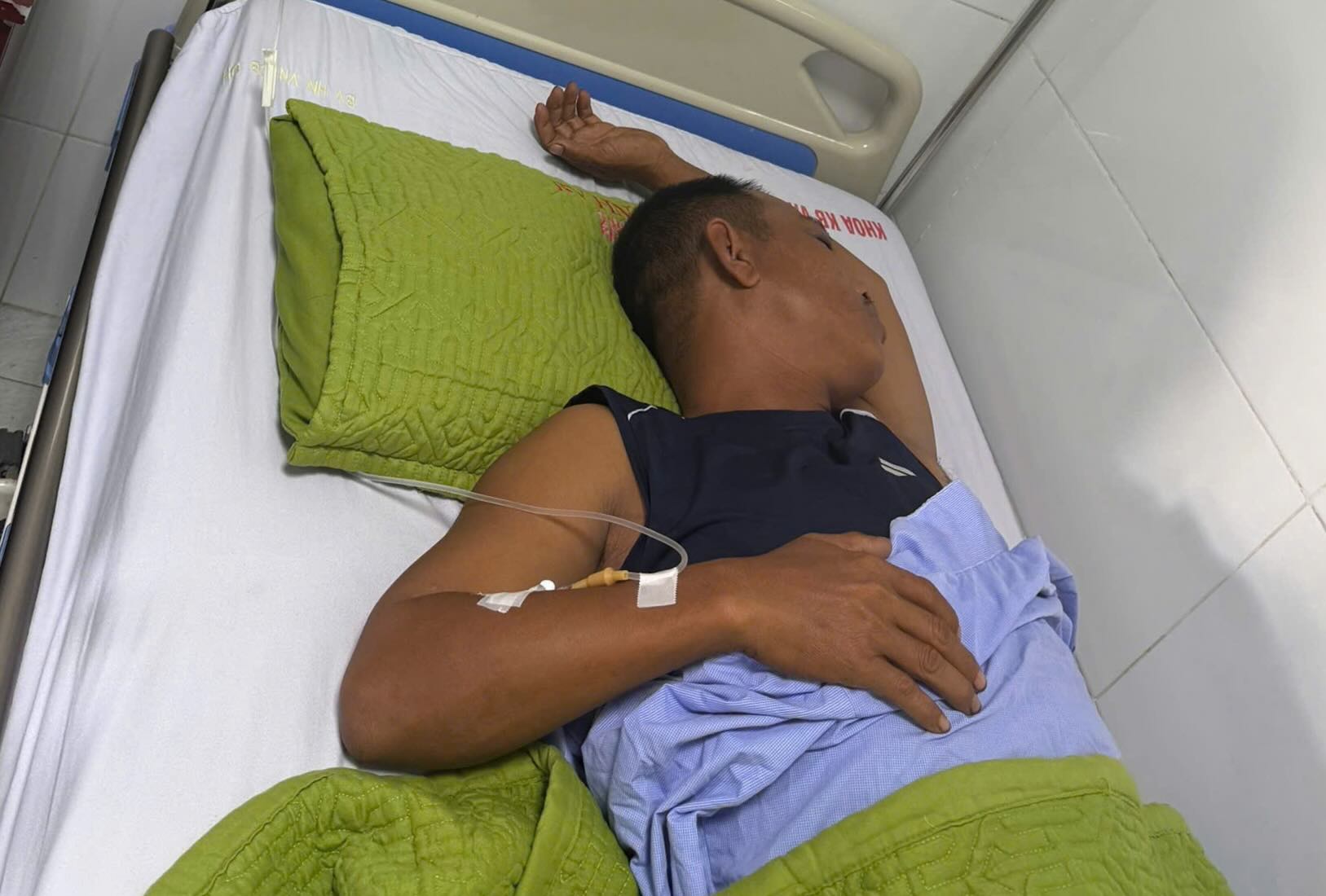 Ngư dân bị đánh nhập viện ở Quảng Trị. Ảnh: Hải Xuân