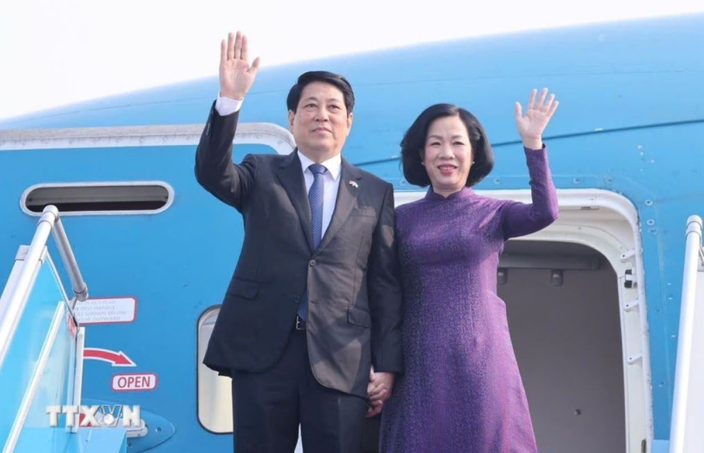 9月21日の朝、ルオン・クオン大統領と彼の妻が米国に去りました。写真：VNA