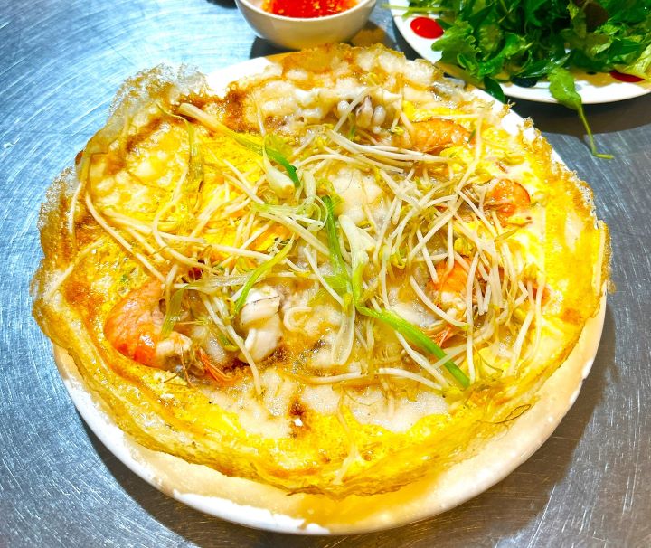 Về Sông Cầu ăn bánh xèo hải sản bên sóng biển rì rào