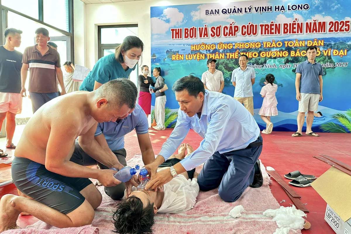 海上応急処置試験。写真:ハロン湾管理委員会