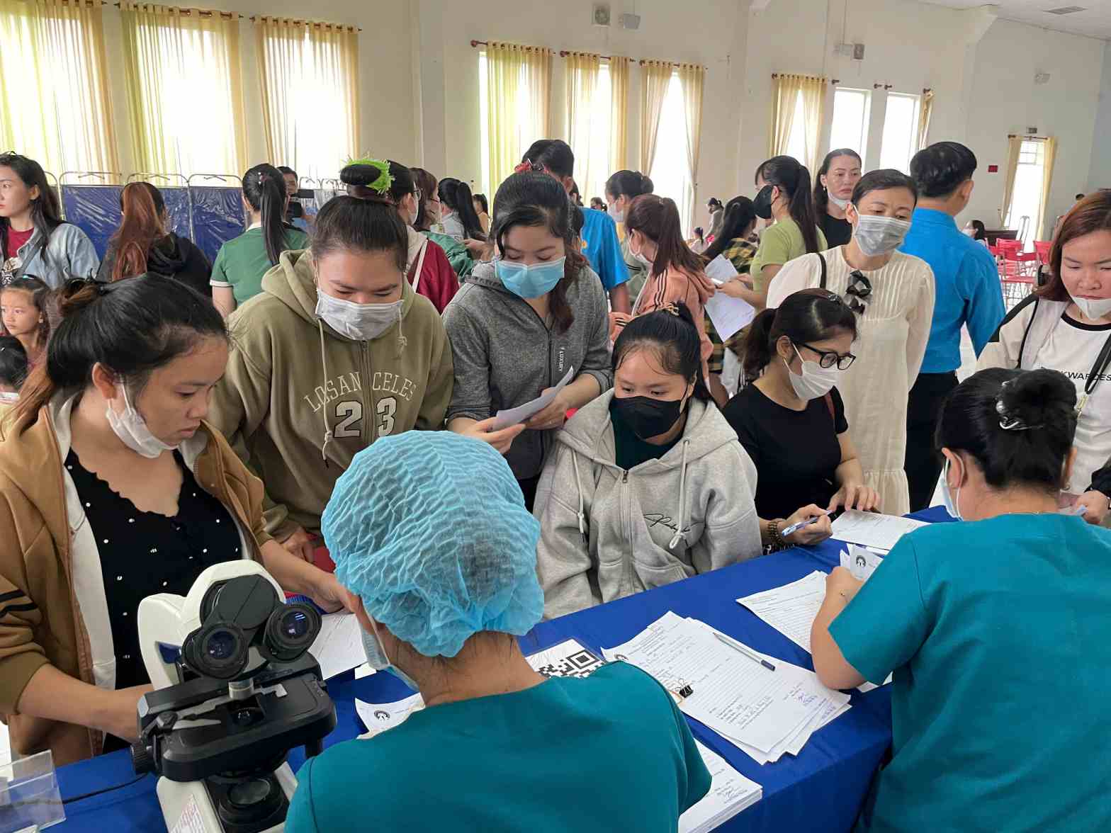 The Ho Chi Minh City Labor Federation organized reproductive health check-ups for 400 female union members. Photo: Dinh Trong