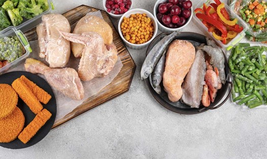 Cách chọn thực phẩm đông lạnh hỗ trợ giảm cân. Ảnh: Thùy Dương