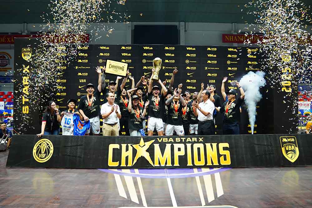 Hanoi Buffaloes celebrates VBA STAR X championship. Photo: VBA