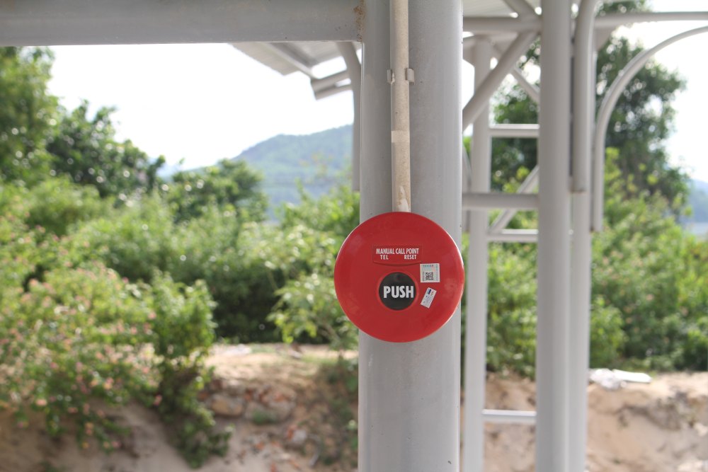 Co so hang tang dien, nuoc day du nhung hien tai cho van chua di vao hoat dong. Anh: Thanh Huyen