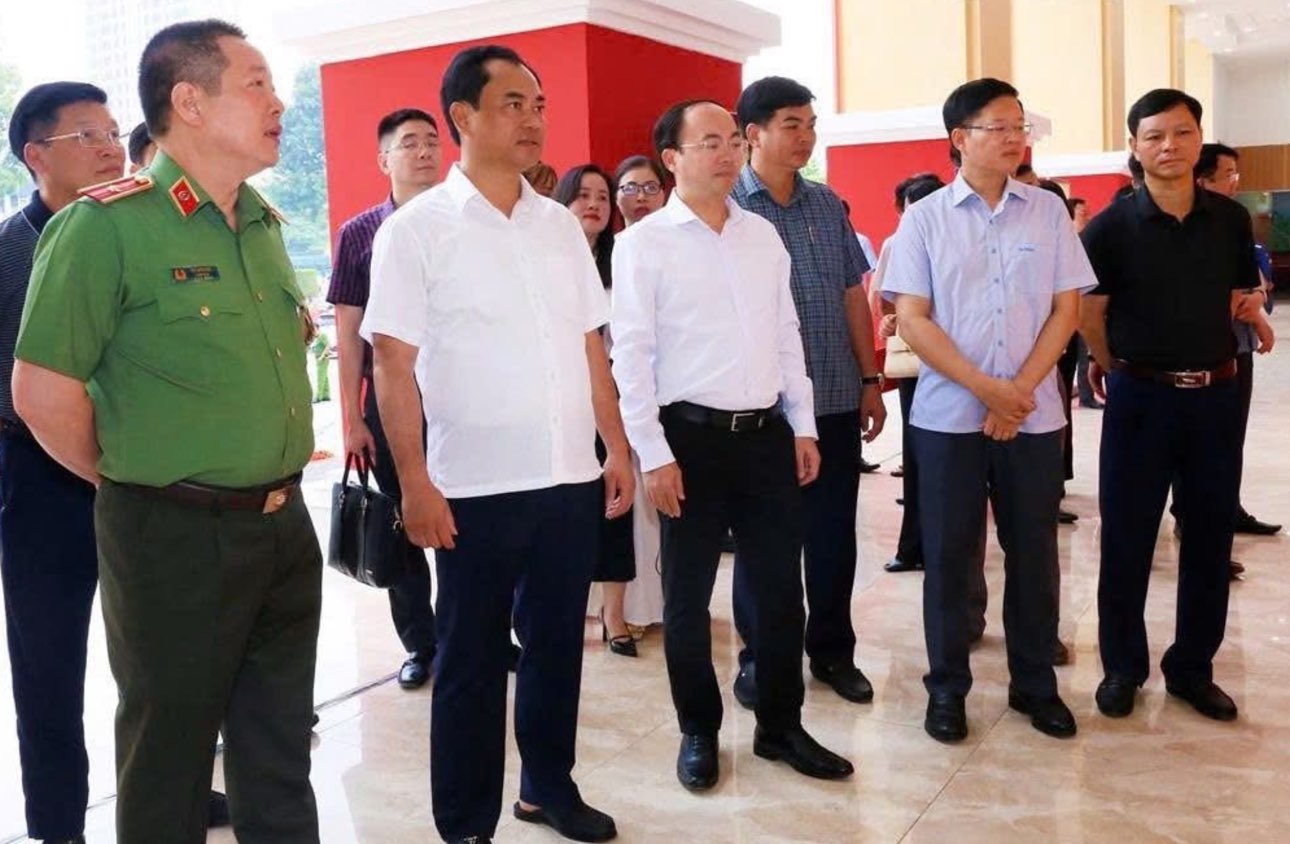 Tong duyet chuong trinh Dai hoi dai bieu Dang bo lan thu I tai Thai Nguyen. Anh: Cong thong tin dien tu tinh Thai Nguyen.