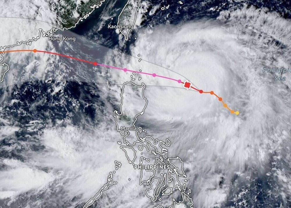 슈퍼 태풍 라가사의 예상 경로. 사진: Zoom Earth