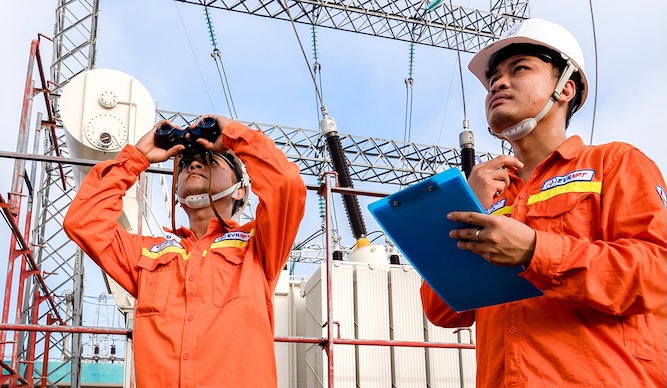 国家送電総公社の幹部、従業員は、「国は革新とデジタルトランスフォーメーションを競争する」と「国民はデジタル学習を競争する」の競争を行います。写真:スアン・ティエン