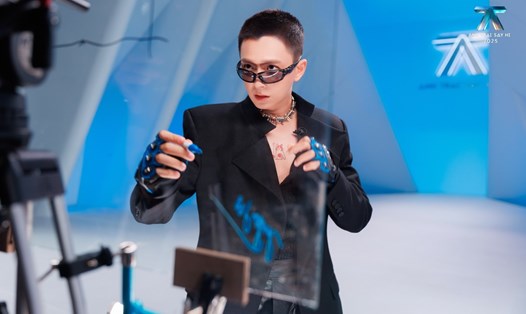 Ngô Kiến Huy tại chương trình Anh trai say hi. Ảnh: VieON.