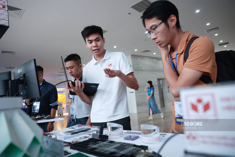 Chuyên gia khoa học, công nghệ có nhu cầu được tuyển dụng vào làm công chức, viên chức cơ quan, tổ chức, đơn vị của Đảng, Nhà nước. Ảnh: Hải Nguyễn