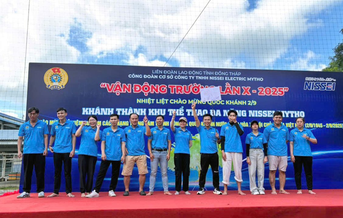 Trao giai cho nguoi lao dong dat thanh tich xuat sac trong mon di hia. Anh: Thanh Mai